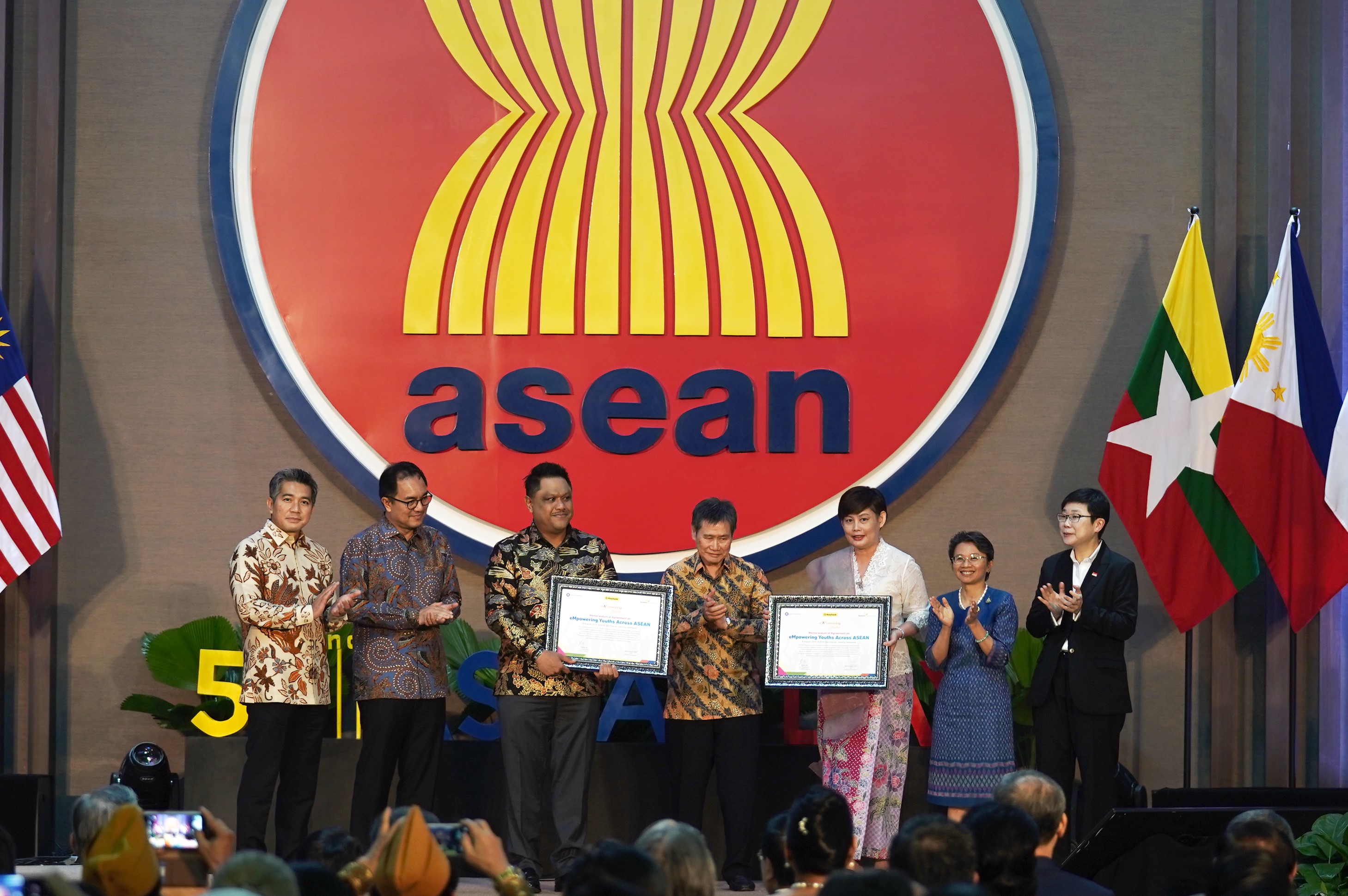 Maybank & The ASEAN Foundation Sign 3-Year Extension for eMpowering Youths Across ASEAN Programme
